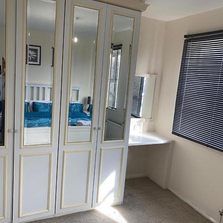 Villa Charming 2-Bed House In Londra Esterno foto